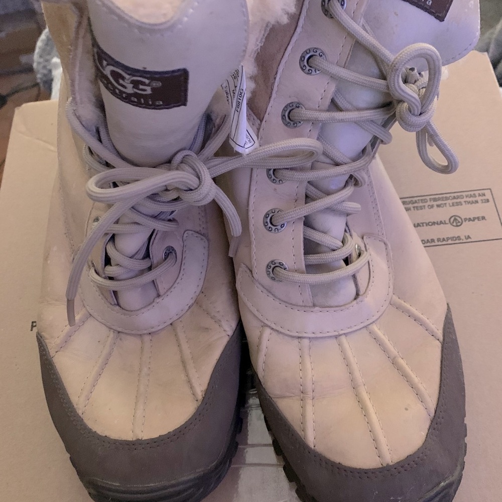 Ugg Adirondack boots women size 10 "preloved "